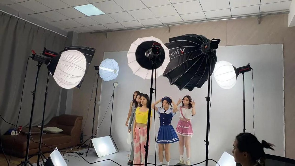 女主播账号违规_b站禁止未成年人直播怎么办_直播乱象整治